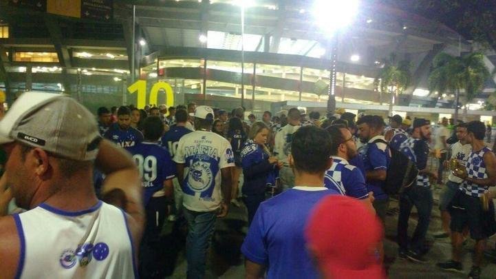Mais de cinco mil cruzeirenses foram ao Maracanã acompanhar o primeiro jogo da decisão
