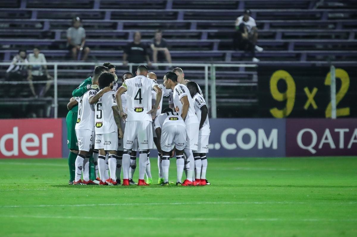 Imagens da partida entre Defensor e Atltico, em Montevidu, pela Libertadores