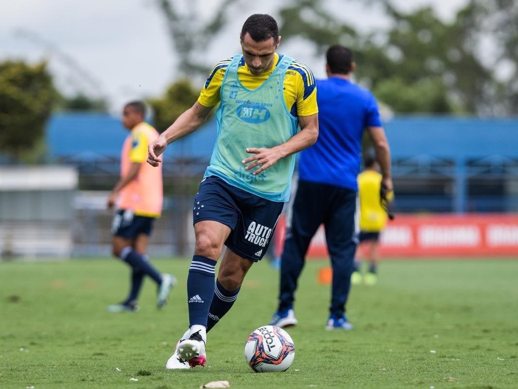 Fotos do treino do Cruzeiro desta segunda-feira (18/10)