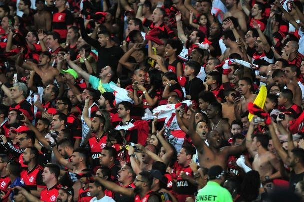 No segundo tempo, Flamengo saiu na frente, com Lucas Paquet. Aos 38, Arrascaeta empatou e fez a alegria da torcida cruzeirense no Maracan