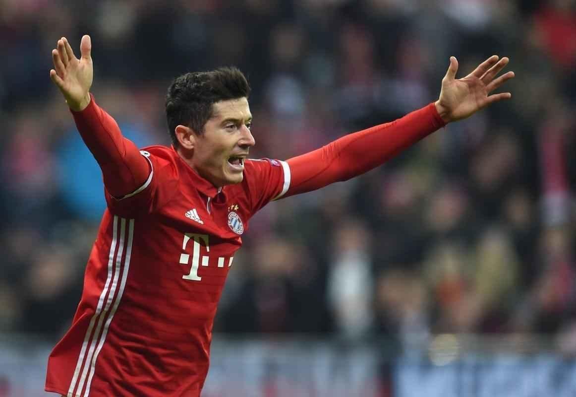 Thiago Alcntara (2), Robben, Lewandowski e Muller marcaram os gols alemes; Snchez descontou para o Arsenal