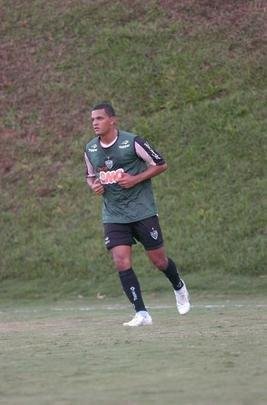 Jheimy - Contratado para testes na gestão Luxemburgo, o atacante atuou apenas duas vezes pelo Atlético, quando a equipe enfrentou o Santa Fe, da Colômbia, pela Copa Sul-Americana. Ele foi reserva na equipe alternativa e entrou em campo na vitória por 2 a 0, na Arena do Jacaré, no lugar de Obina, autor dos dois gols.