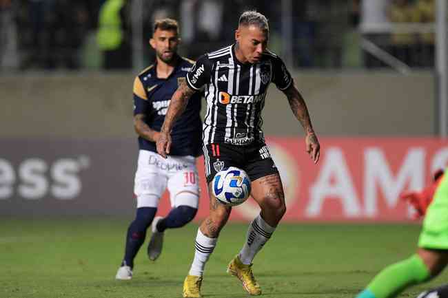Contra o Alianza Lima, pela Libertadores, Vargas perdeu um gol na cara do goleiro