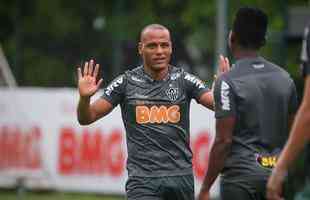 Jogadores do Atltico treinaram nesta tera-feira, vspera do jogo com o Defensor