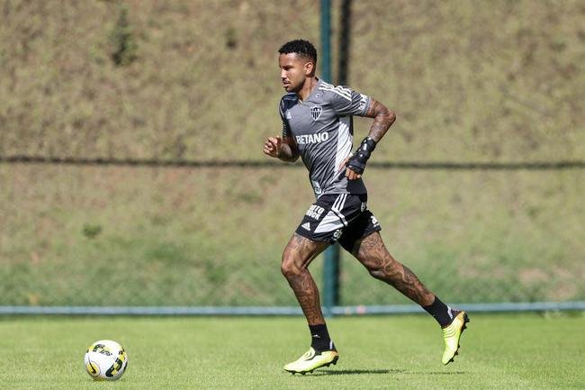 Fotos do treino do Atl�tico na Cidade do Galo nesta quinta-feira (7). Jair fez atividades com bola, mas pouco contato, enquanto Keno fez trabalhos leves com bola e corridas em campo.