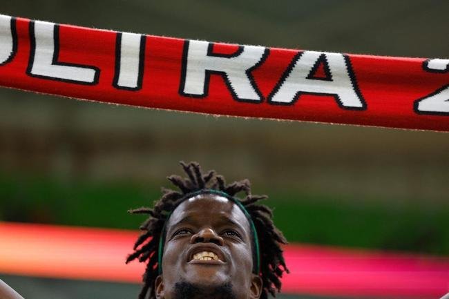 Fotos dos torcedores de Senegal e Holanda durante jogo pelo Grupo A da Copa do Mundo.