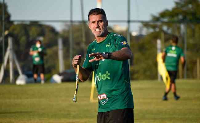 Técnico do América, Mancini analisou os pontos fortes do Ceará, próximo adversário no Brasileiro