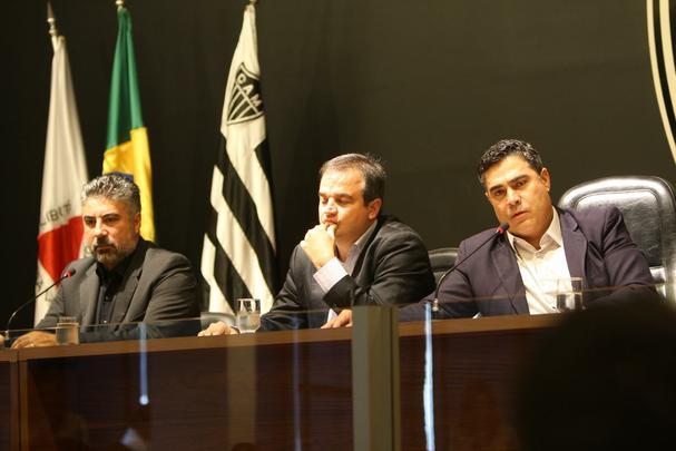 Veja imagens da entrevista coletiva de Srgio Sette Cmara