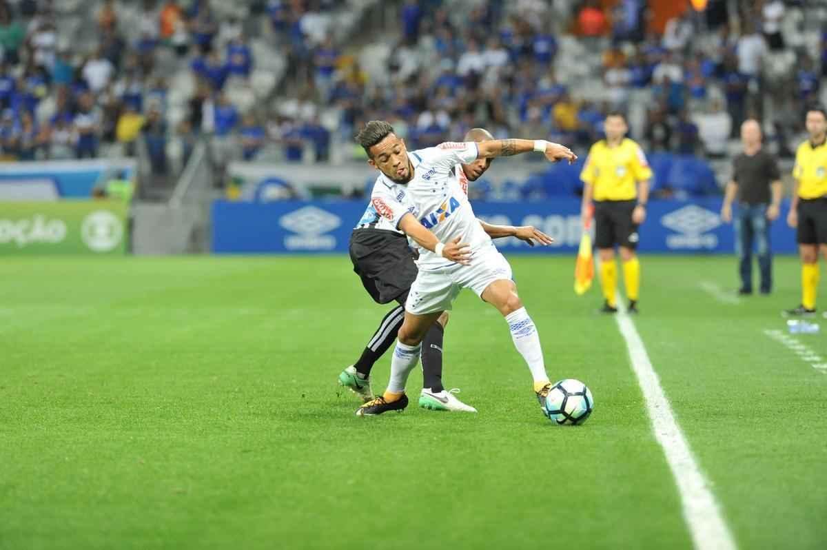 Imagens da torcida e da partida entre Cruzeiro e Santos, no Mineiro