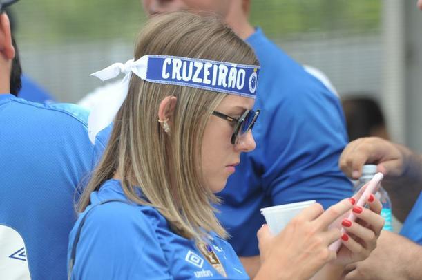 Fotos da torcida do Cruzeiro no primeiro clssico da final do Mineiro, contra o Atltico, no Mineiro