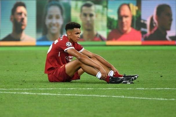 Decepo de jogadores e torcedores do Liverpool com perda do ttulo da Liga dos Campees para o Real