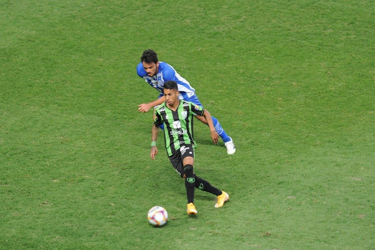 No segundo tempo, o CSA empatou com gol de cabea de Rodrigo Pimpo. Mas, logo depois, Amrica voltou  frente do placar, com gol do zagueiro Messias