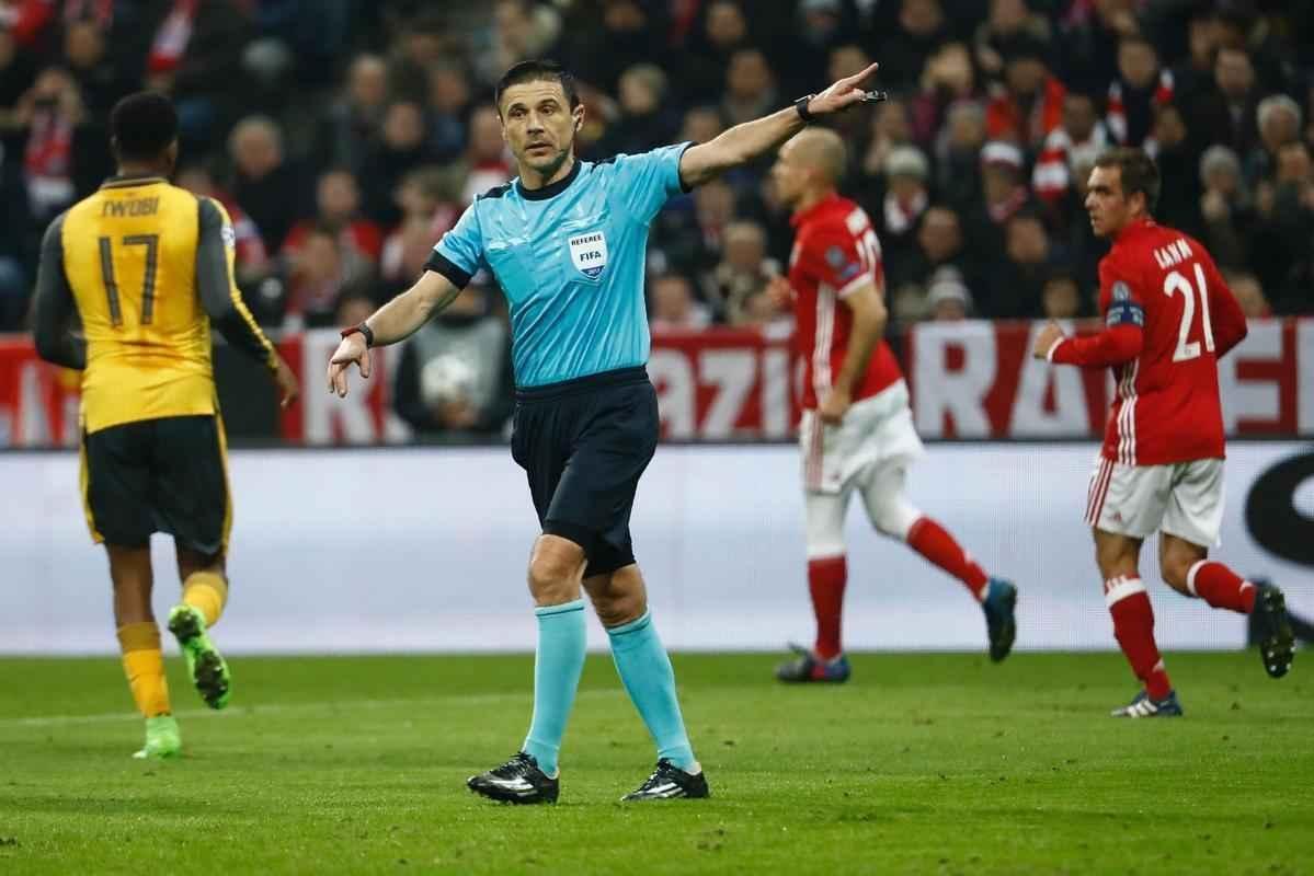 Thiago Alcntara (2), Robben, Lewandowski e Muller marcaram os gols alemes; Snchez descontou para o Arsenal