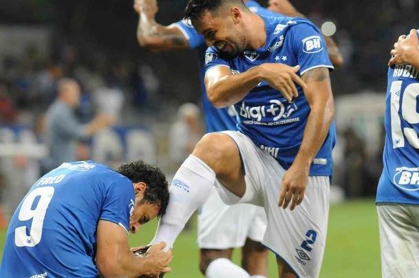 Fotos do duelo entre Cruzeiro e Amrica, no Mineiro