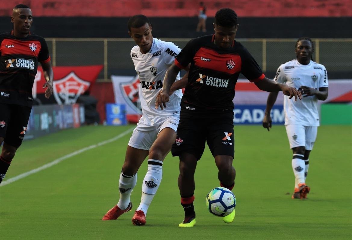 Vitória derrotou Atlético por 1 a 0, no Barradão, com gol de Léo Ceará