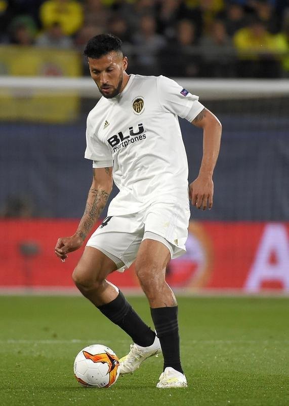 O Valencia foi o clube mais afetado na Espanha no pico da pandemia, em abril, com 35% dos jogadores infectados.  poca, dez atletas testaram positivo. Vazaram apenas os nomes de Ezequiel Garay (foto), Mangala e Jos Luis Gay. Em agosto, mais dois resultados positivos foram registrados, mas mantidos em sigilo.