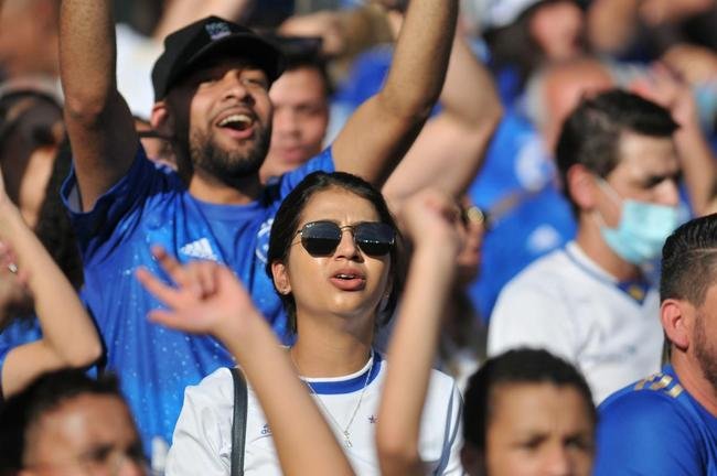 Fotos da torcida do Cruzeiro no duelo contra o Novorizontino, neste domingo (17), no Mineiro, em Belo Horizonte. Jogo  vlido pela 18 rodada da Srie B do Campeonato Brasileiro.