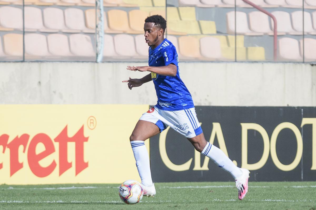 Fotos do jogo entre Oeste e Cruzeiro, pela 15ª rodada da Série B