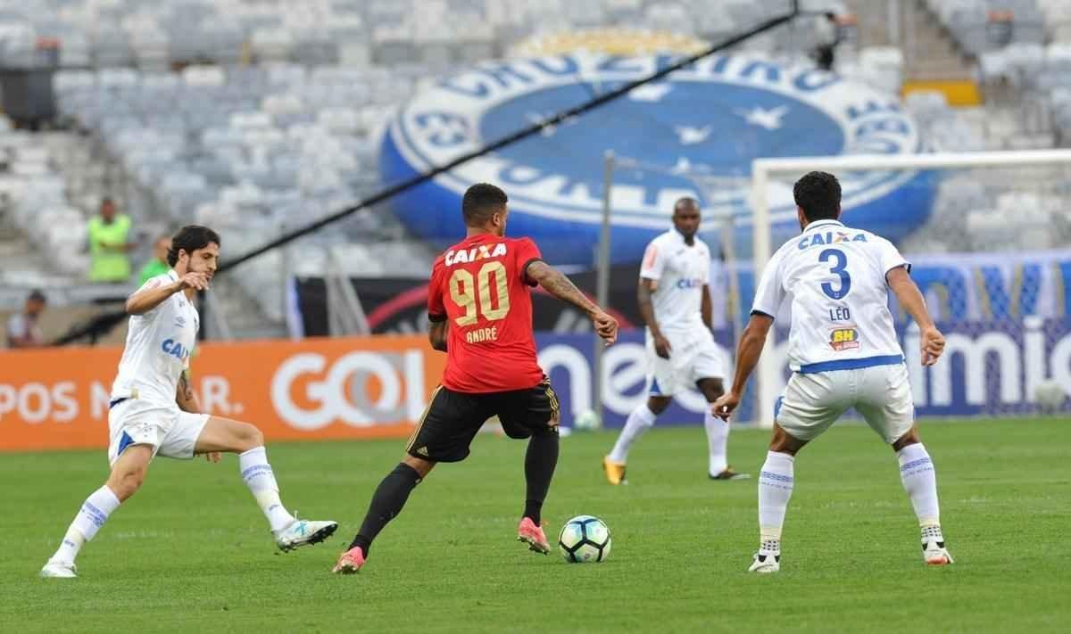 Imagens da partida entre Cruzeiro e Sport, duelo vlido pela 21 rodada da Srie A do Campeonato Brasileiro