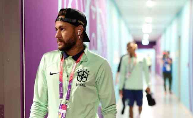 Neymar foi para o estdio Lusail com a delegao brasileira