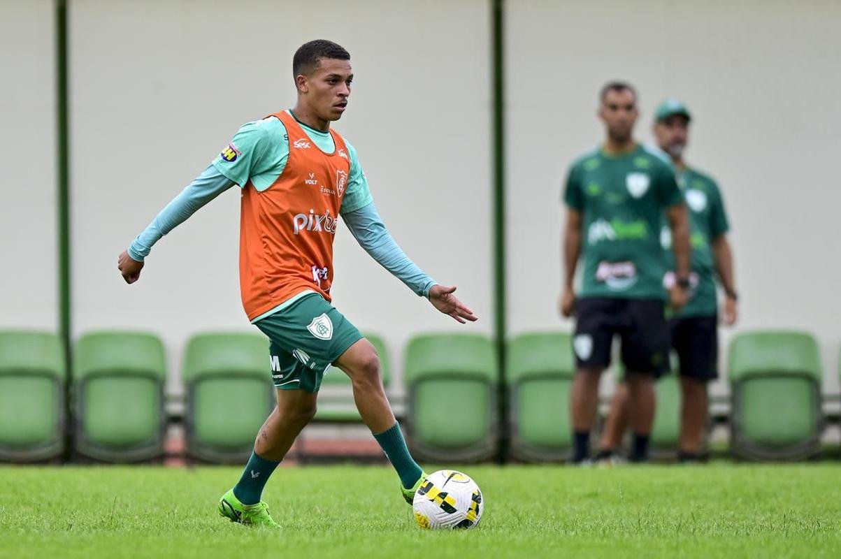 Elenco do Amrica se reapresentou no CT Lanna Drumond nesta quinta-feira, aps trs dias de folga