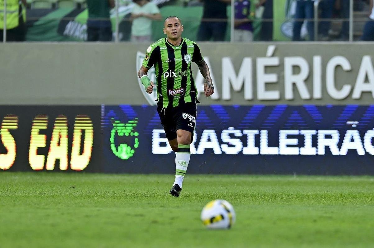 As fotos do duelo decisivo entre Amrica e Atltico, neste domingo (13/11), no Independncia, em Belo Horizonte. Partida foi vlida pela 38 rodada da Srie A do Campeonato Brasileiro.