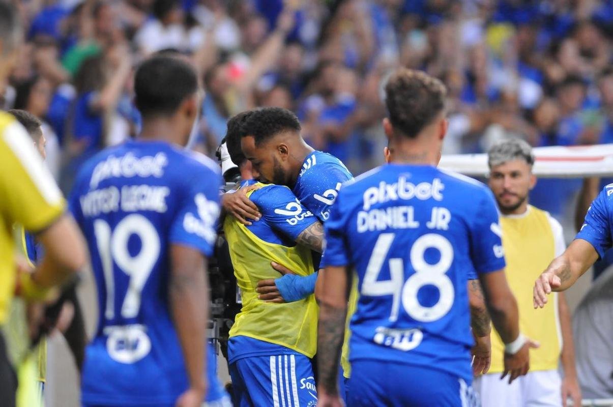 Fotos da partida entre Cruzeiro e Novorizontino, neste domingo (17), no Mineiro, em Belo Horizonte. Jogo  vlido pela 18 rodada da Srie B do Campeonato Brasileiro.