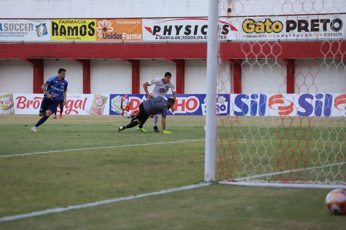 Com trs gols de Rubens e um de Maycon Douglas, Tombense goleou So Jos-SP por 4 a 0, pela segunda rodada do Grupo B da Srie C