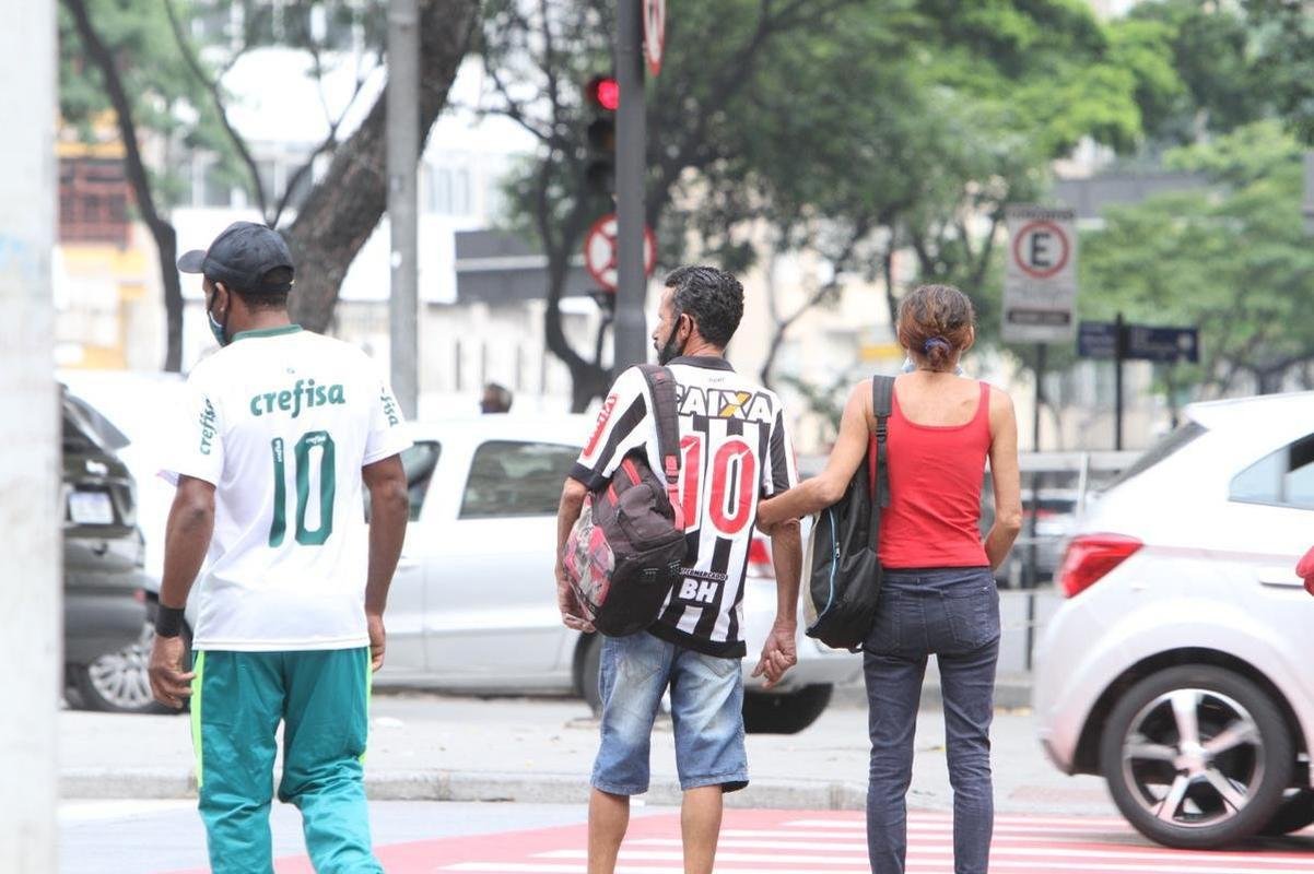 Fotos de atleticanos nas ruas de BH na manh desta segunda-feira (29/11)