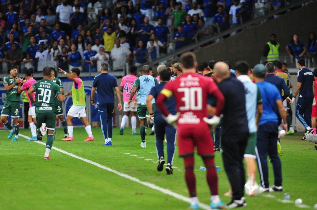 Fotos do jogo entre Cruzeiro e Guarani