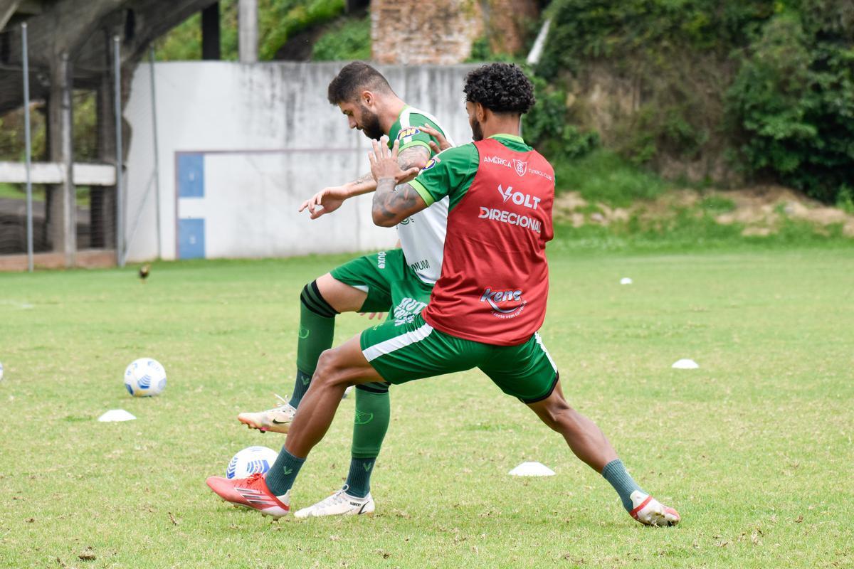 Jogadores do Coelho se preparam para enfrentar o Inter no Beira-Rio