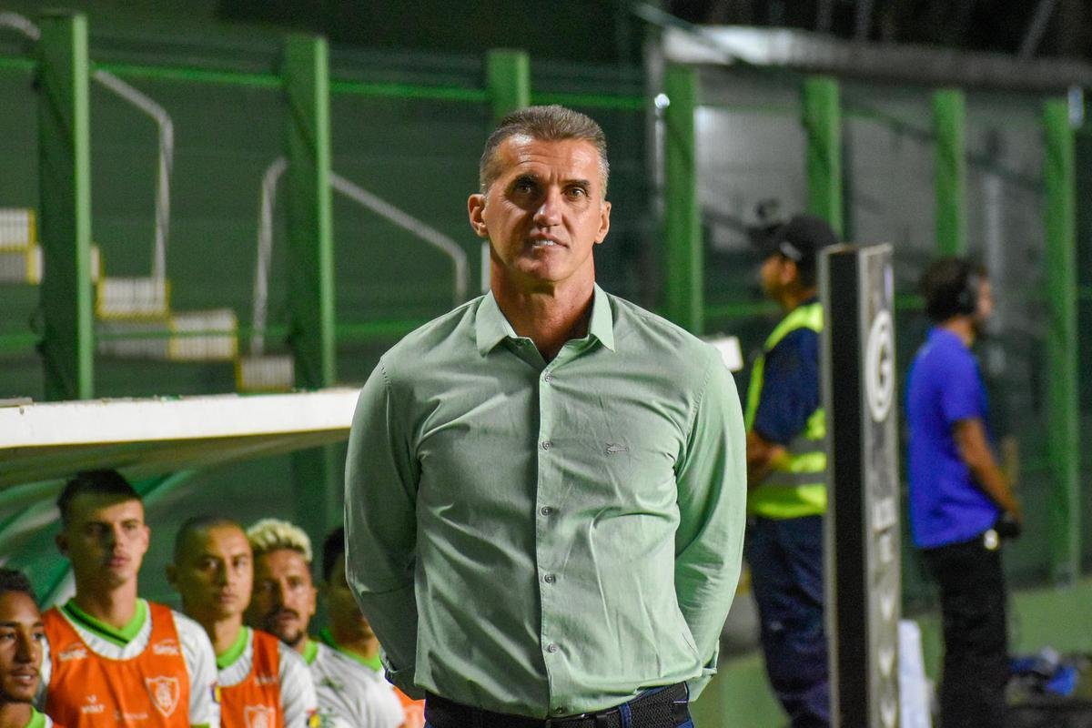 Em 26 de setembro, o Amrica anunciou a renovao de contrato com Vagner Mancini at dezembro de 2024. O antigo vnculo do tcnico de 55 anos com o Coelho iria at o fim desta temporada. 


