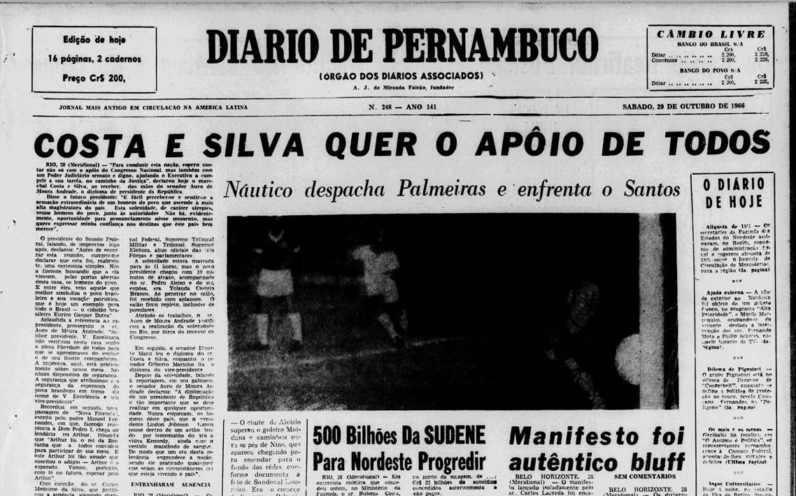 28/10 Náutico 3 x 0 Palmeiras - Na manchete da capa do jornal, 'Náutico despacha o Palmeiras' e enfrenta o Santos após vitória por 3 a 0.
