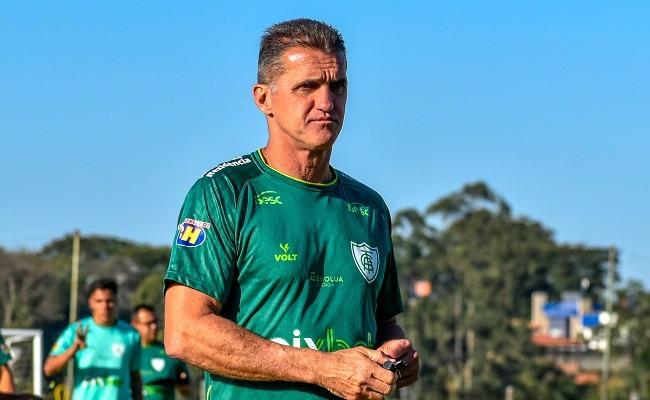O técnico Vagner Mancini definiu a escalação do América para a decisão frente ao São Paulo