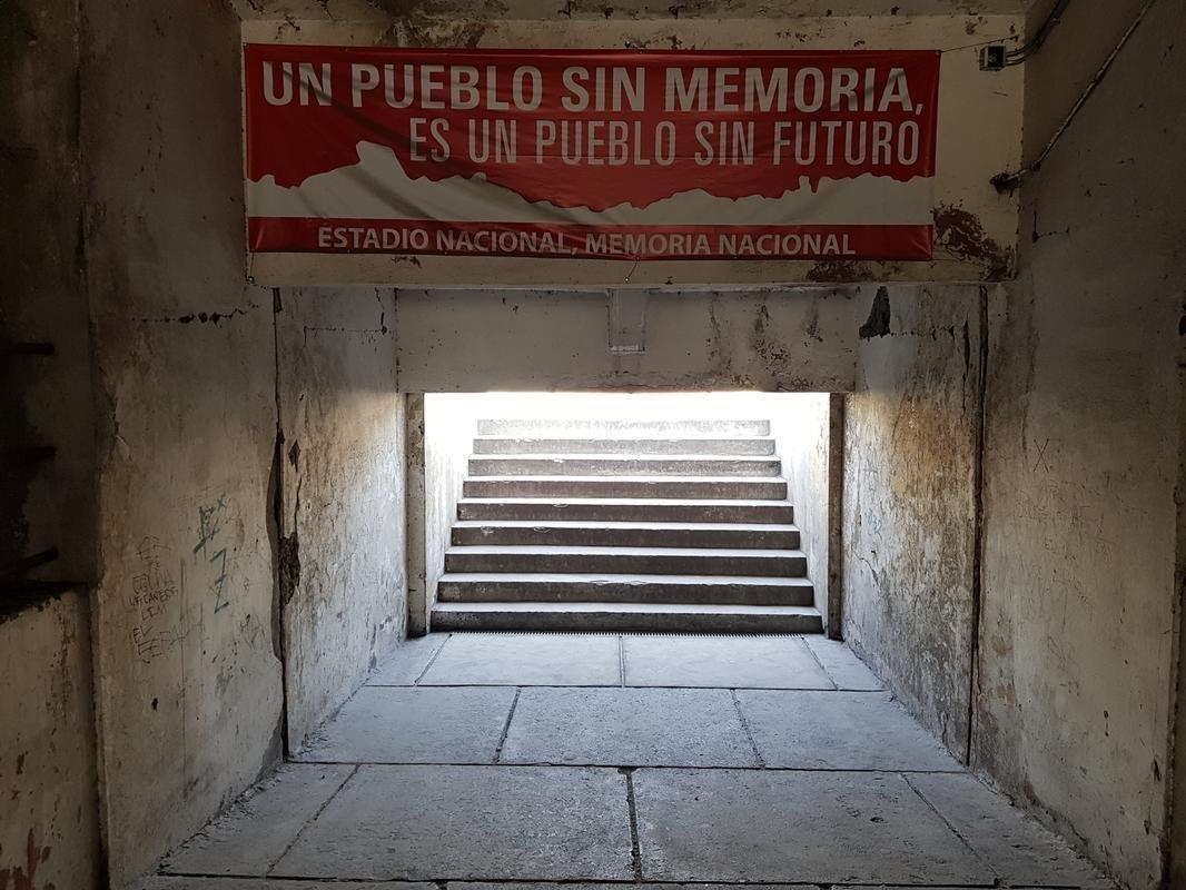 Na ditadura chilena do general Augusto Pinochet, o local serviu de priso para cidados chilenos e estrangeiros perseguidos pelo governo.