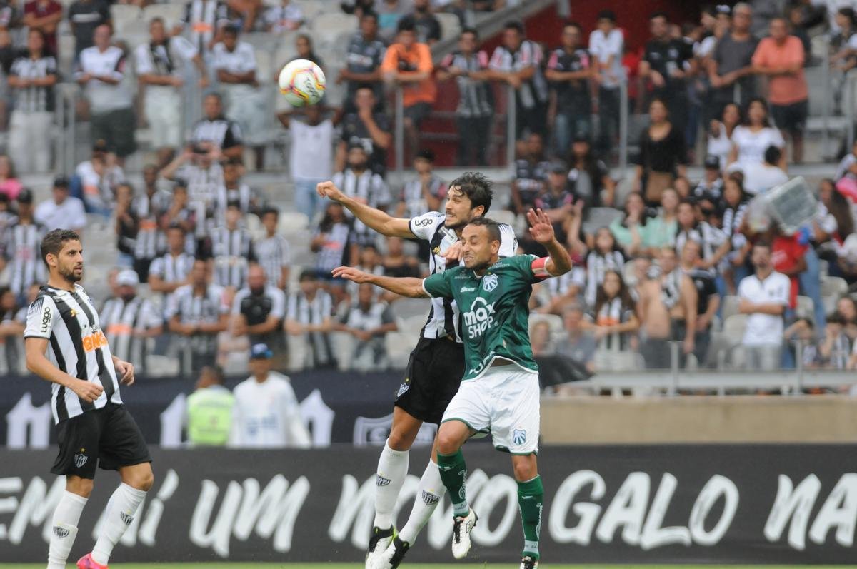 No dia da apresentao de Diego Tardelli, Atltico perde para Caldense no Mineiro