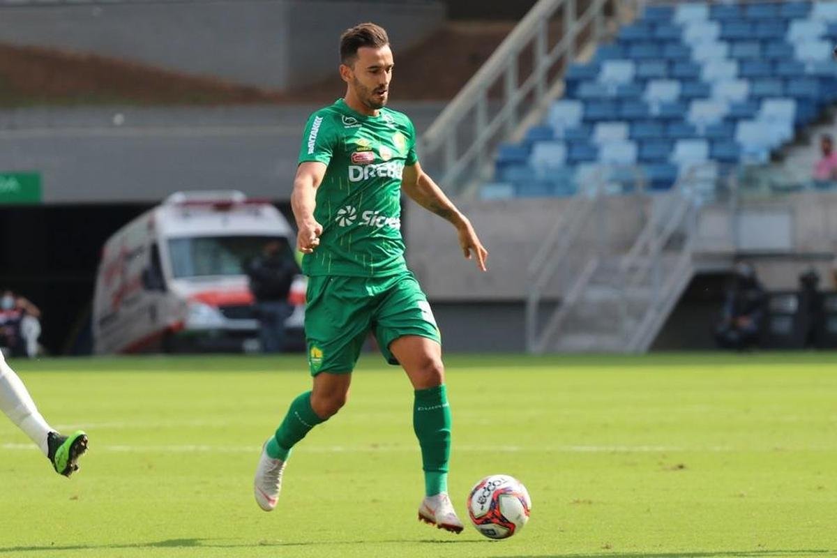 Uendel - lateral-esquerdo do Cuiab