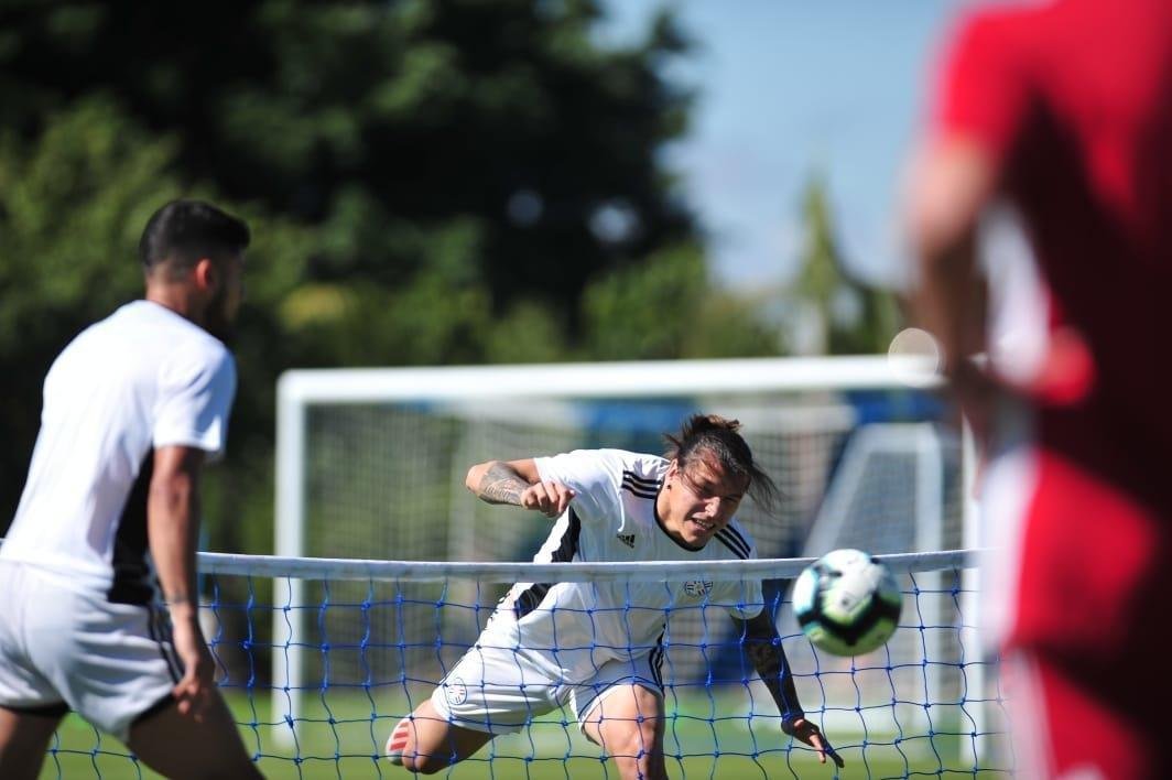 Seleo Paraguaia treina na Toca da Raposa 2