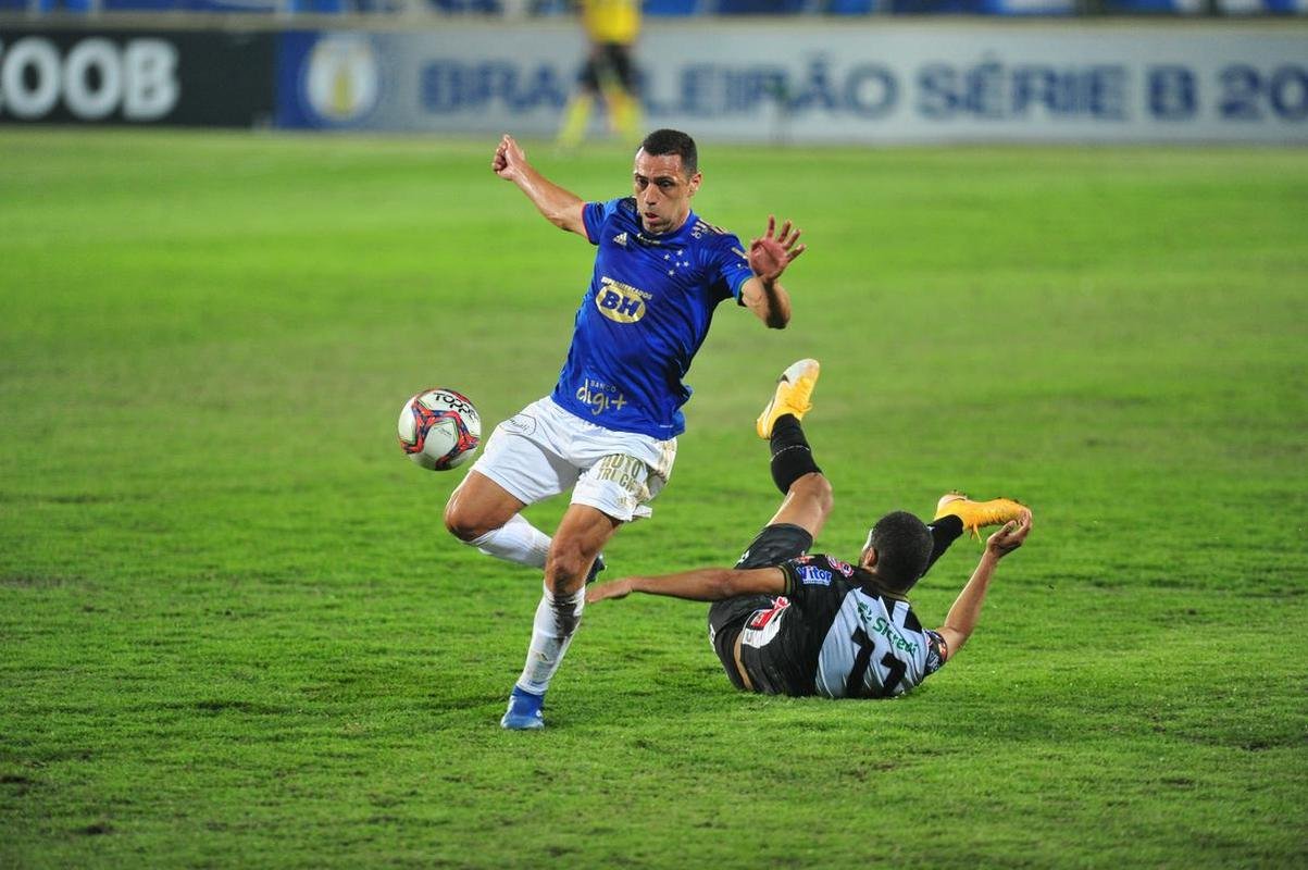 Cruzeiro teve gol anulado no fim, marcado por Marcelo Moreno, e acabou ficando no empate por 1 a 1 com o Operrio, na Arena do Jacar, em Sete Lagoas.