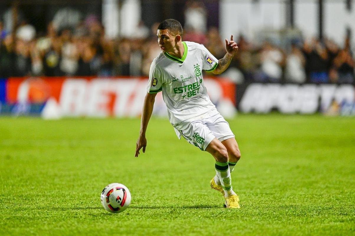 Jogo entre Athletic e Amrica, nesta tera-feira (7/2), pela 4 rodada do Campeonato Mineiro, no Estdio Joaquim Portugal, em So Joo del-Rei