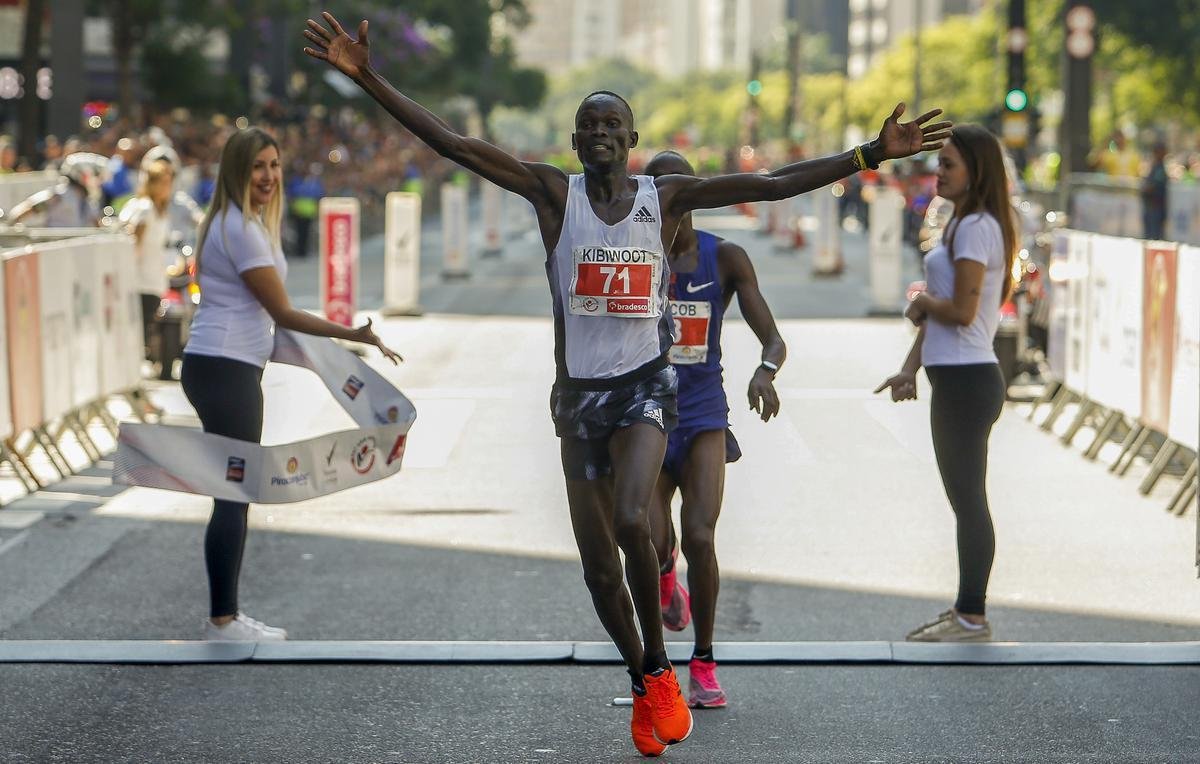 Queniano surpreendeu na reta final da prova