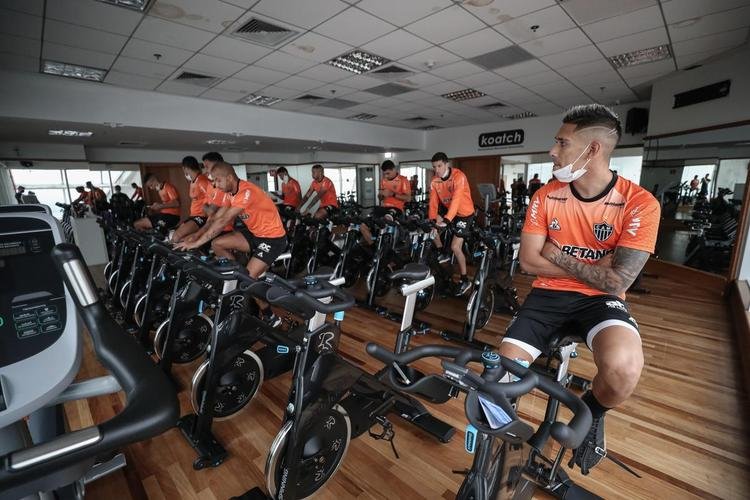 Jogadores do Atlético fizeram uma atividade regenerativa em São Paulo nesta quarta-feira, dia seguinte ao empate por 0 a 0 com o Palmeiras