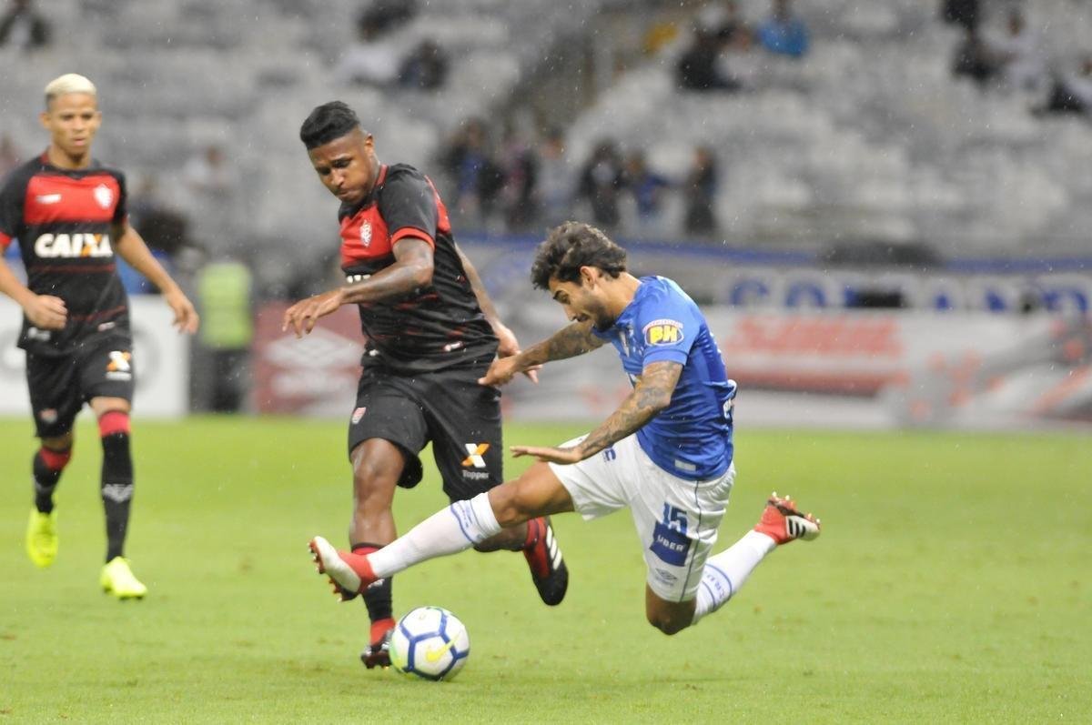 Fotos de Cruzeiro x Vitria, no Mineiro, pela 36 rodada do Campeonato Brasileiro (Juarez Rodrigues/EM D.A Press)