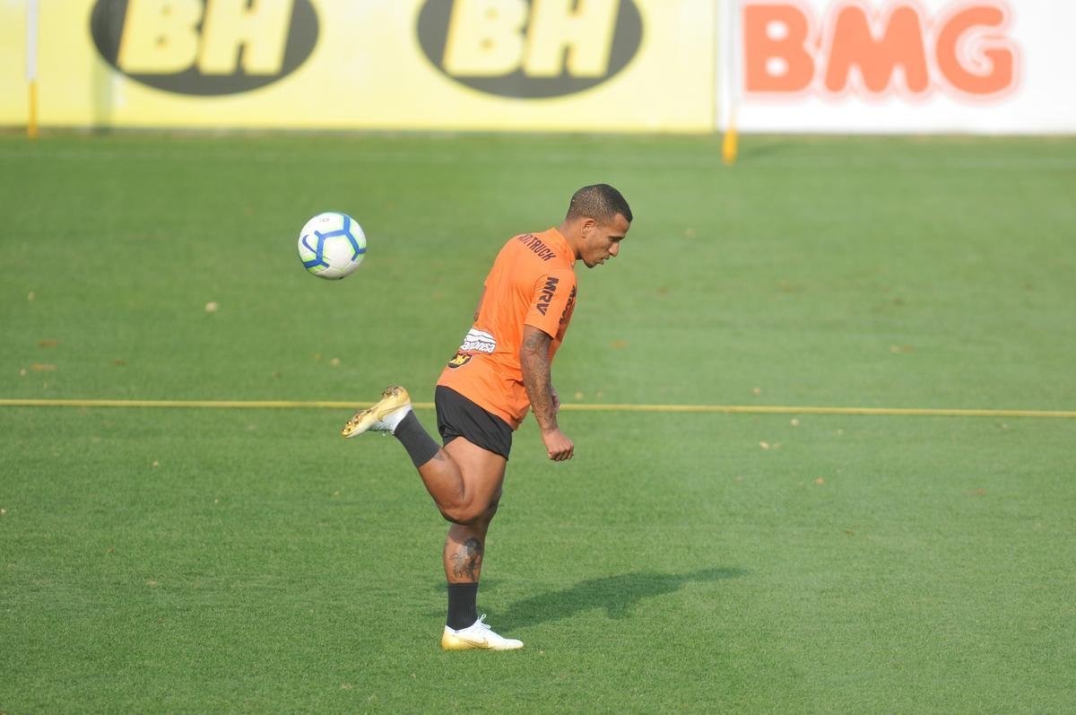 Veja fotos do treino na Cidade do Galo 