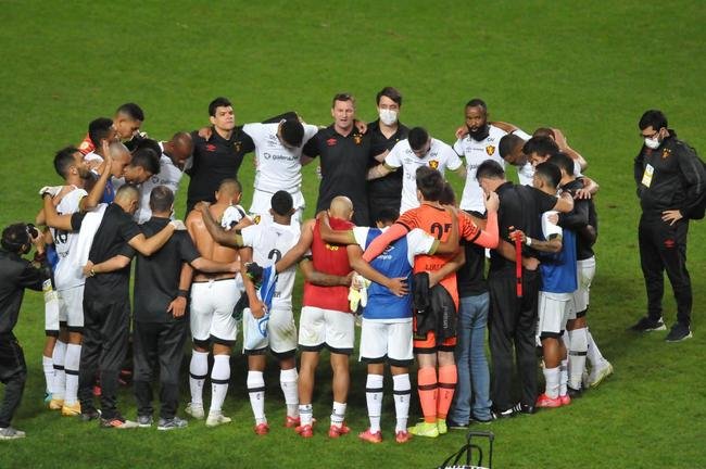 Amrica e Sport se enfrentaram nesta segunda-feira (19), no Independncia, em Belo Horizonte, em partida vlida pela 12 rodada do Brasileiro