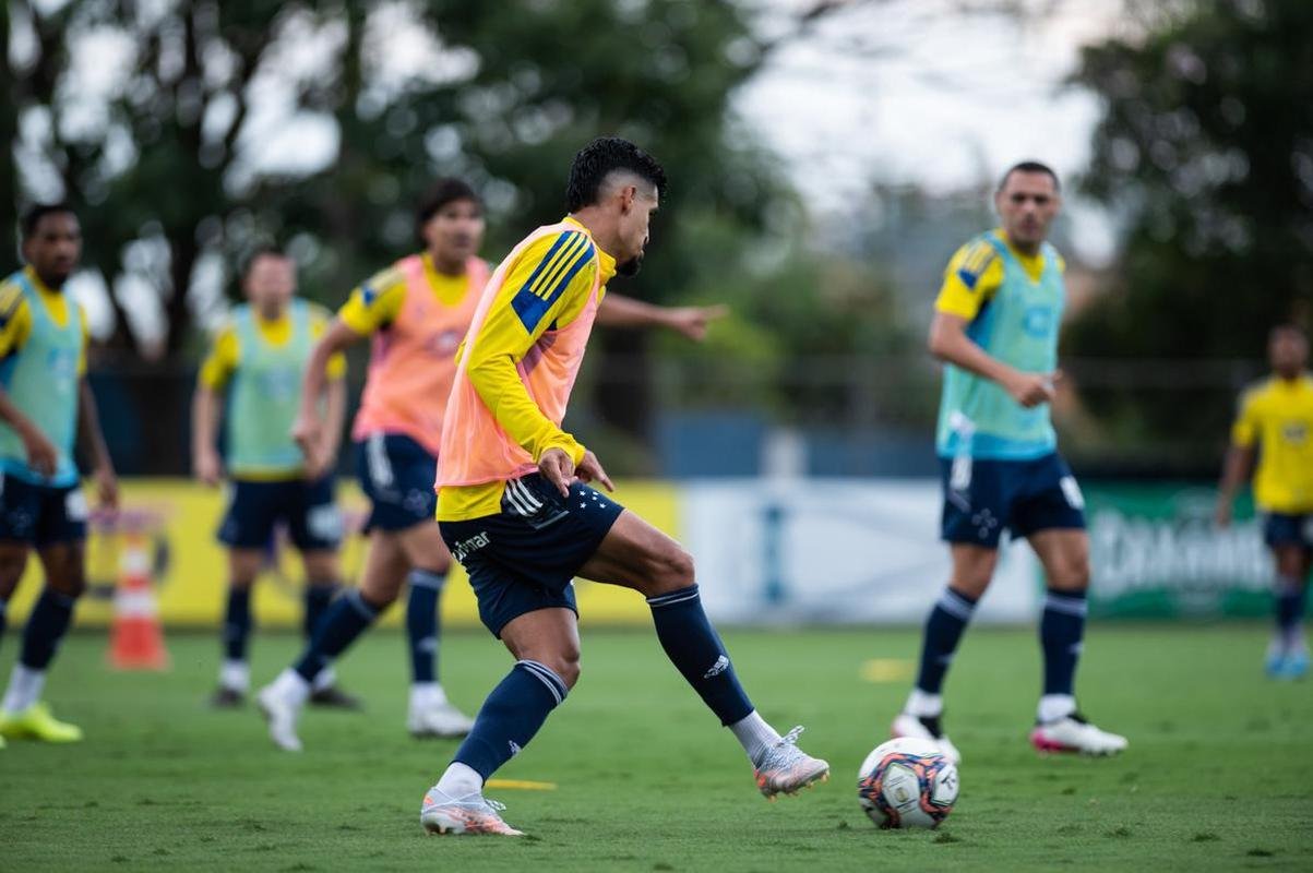 Fotos do treino do Cruzeiro desta segunda-feira (18/10)