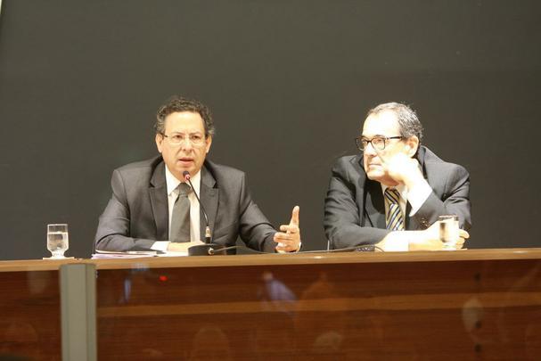 Veja imagens da entrevista coletiva de Srgio Sette Cmara