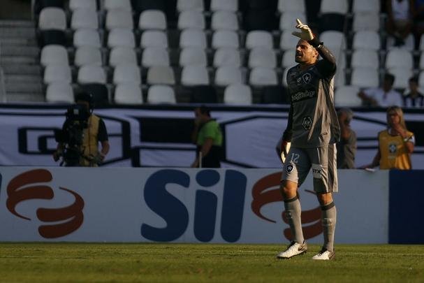 Fotos da vitória do Botafogo sobre o Atlético, por 2 a 1, no Engenhão, pela 18ª rodada do Brasileiro