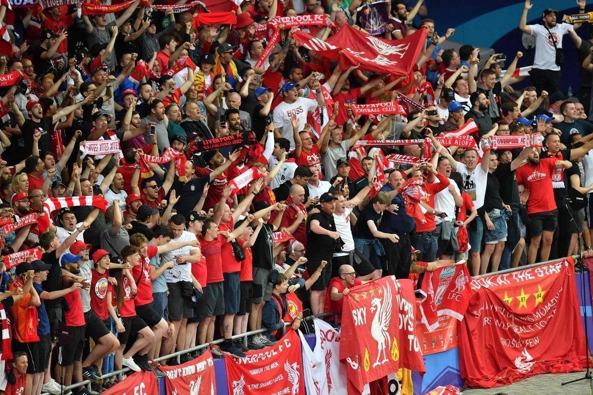 Torcidas de Real Madrid e Liverpool encheram o estdio Olmpico, de Kiev, na final da Champions