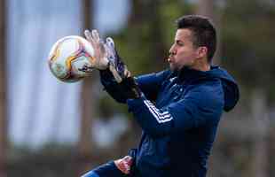 Imagens do primeiro treino do Cruzeiro antes do jogo contra o Cuiab, pela Srie B do Campeonato Brasileiro